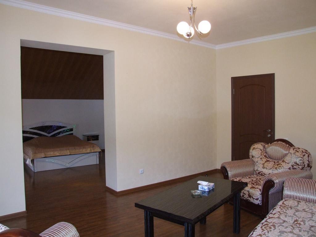 Hotel Central Dzjermoek Kamer foto