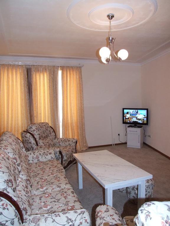 Hotel Central Dzjermoek Kamer foto