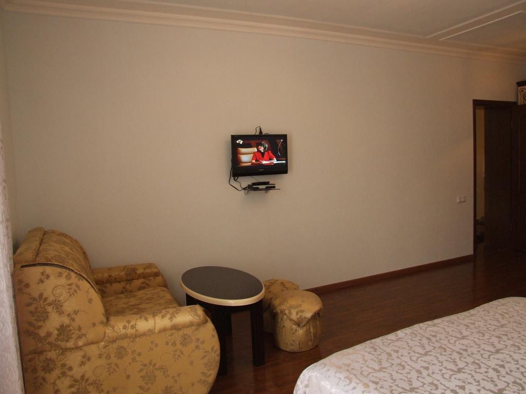 Hotel Central Dzjermoek Kamer foto
